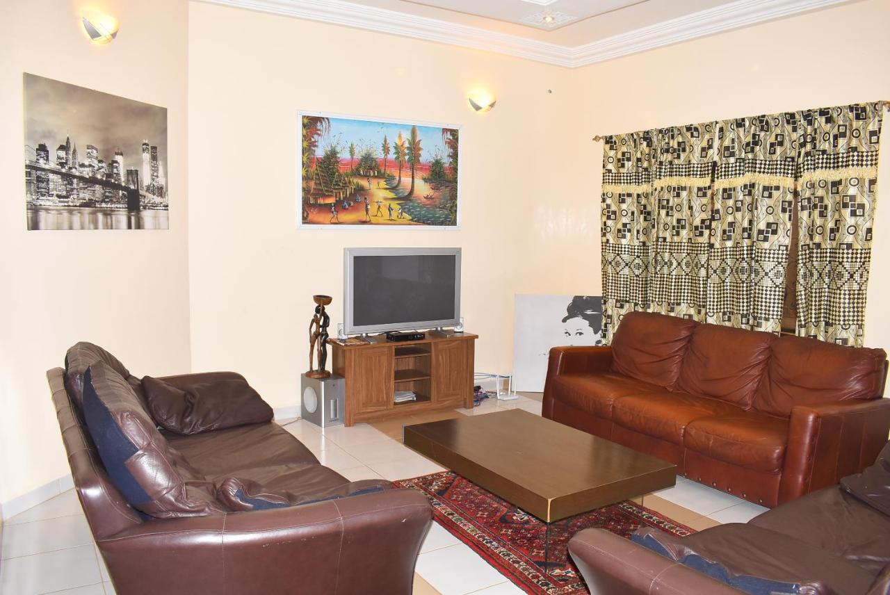 London Innn Gambia Brufut Exterior photo