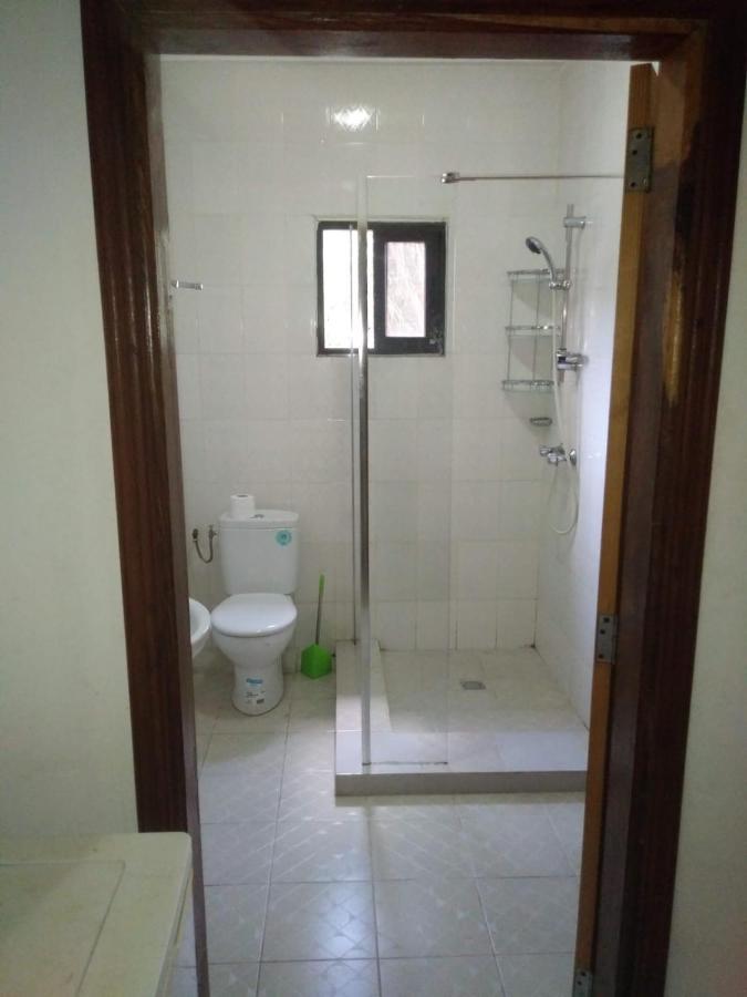 London Innn Gambia Brufut Exterior photo