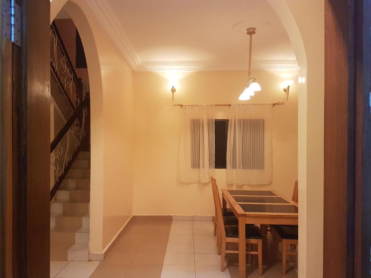London Innn Gambia Brufut Exterior photo