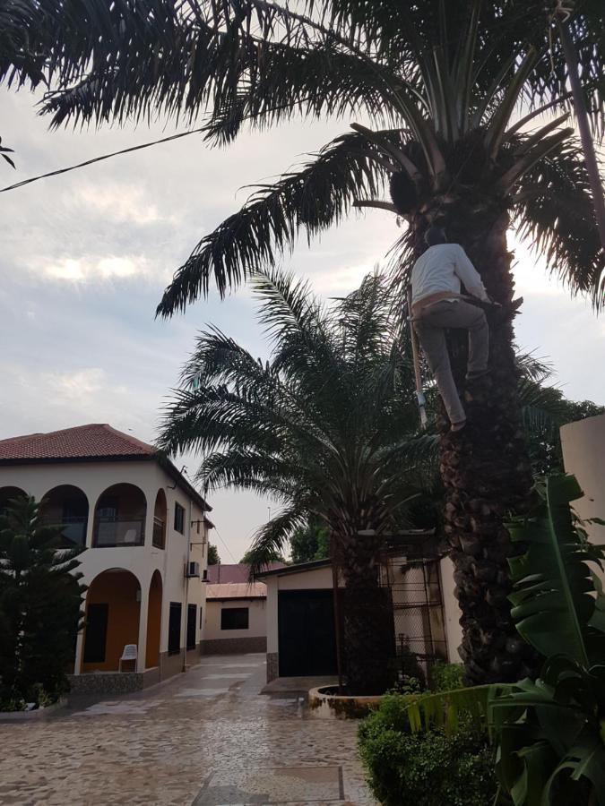 London Innn Gambia Brufut Exterior photo